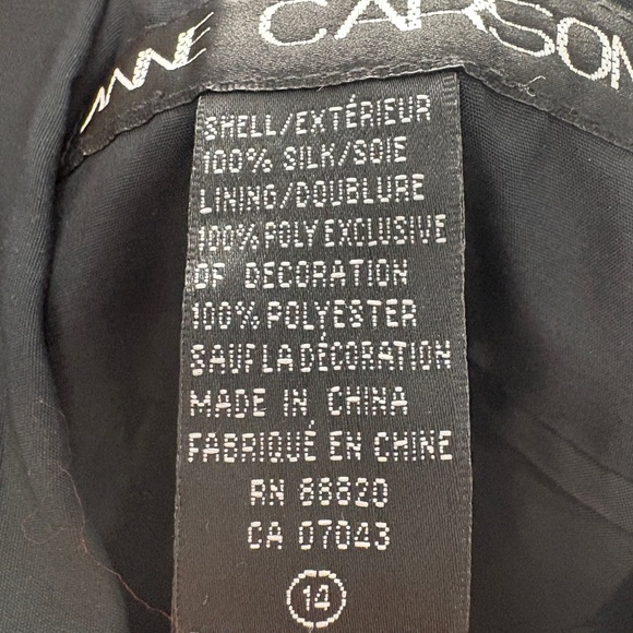 Elegant  Anne Carson black silk jacket-style blouse Sz 12 - Picture 8 of 8